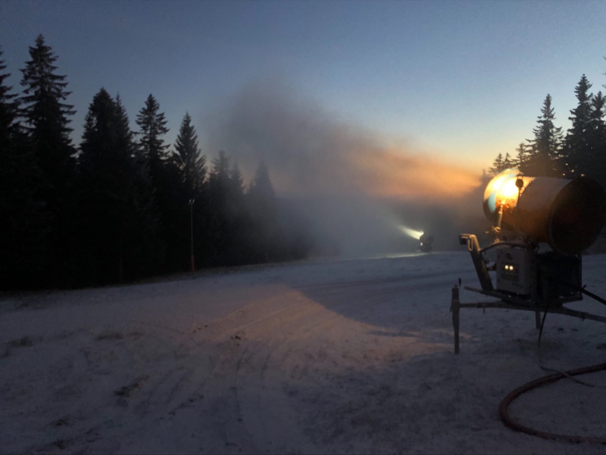 Snow crew. Амут лагерь Комсомольск на Амуре. Полиция Финляндии зимой. Автобусом зимой Финляндия. Югорск ночь зимняя финская.